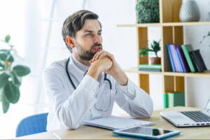 When to seek immediate medical care for a severe neck disc herniation