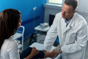 choosing between an orthopedic surgeon and a podiatrist